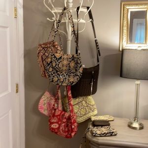 Vera Bradley Bundle! 6 shoulder bags, 3 bags have matching accessories!